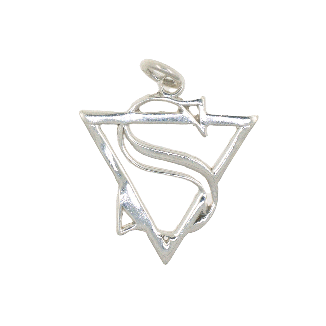 Dije Alfabeto Triangular | Red Prey Jewelry | AnnaMar Atelier