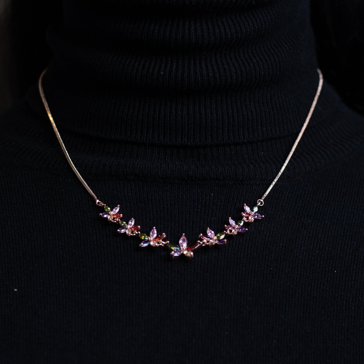 Conjunto Aretes y Dije Flor Centaura Colores