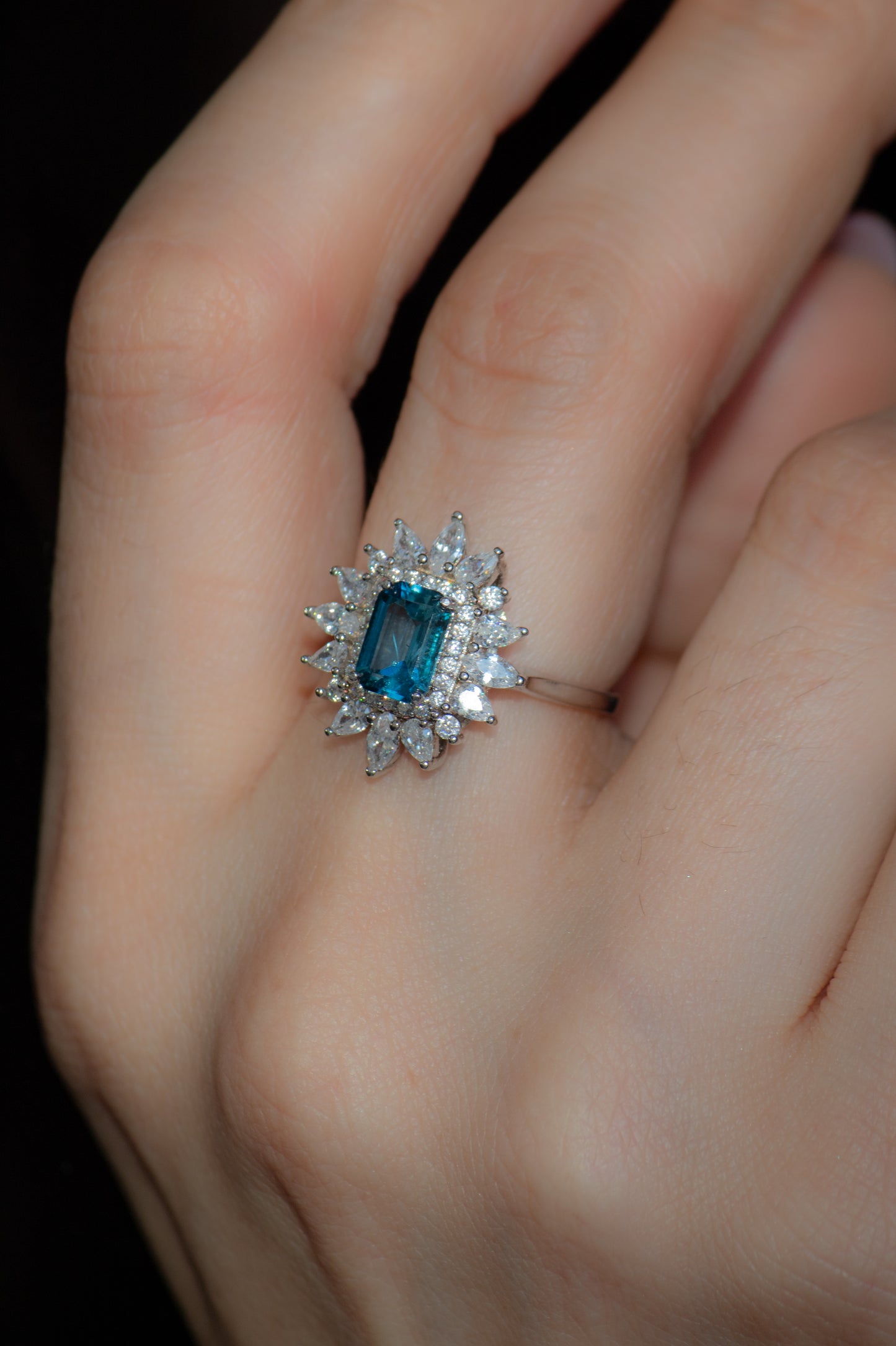 Anillo Celine con Topacio Azul | Plata 925 | Patricia Zúñiga Joyería | AnnaMar Atelier
