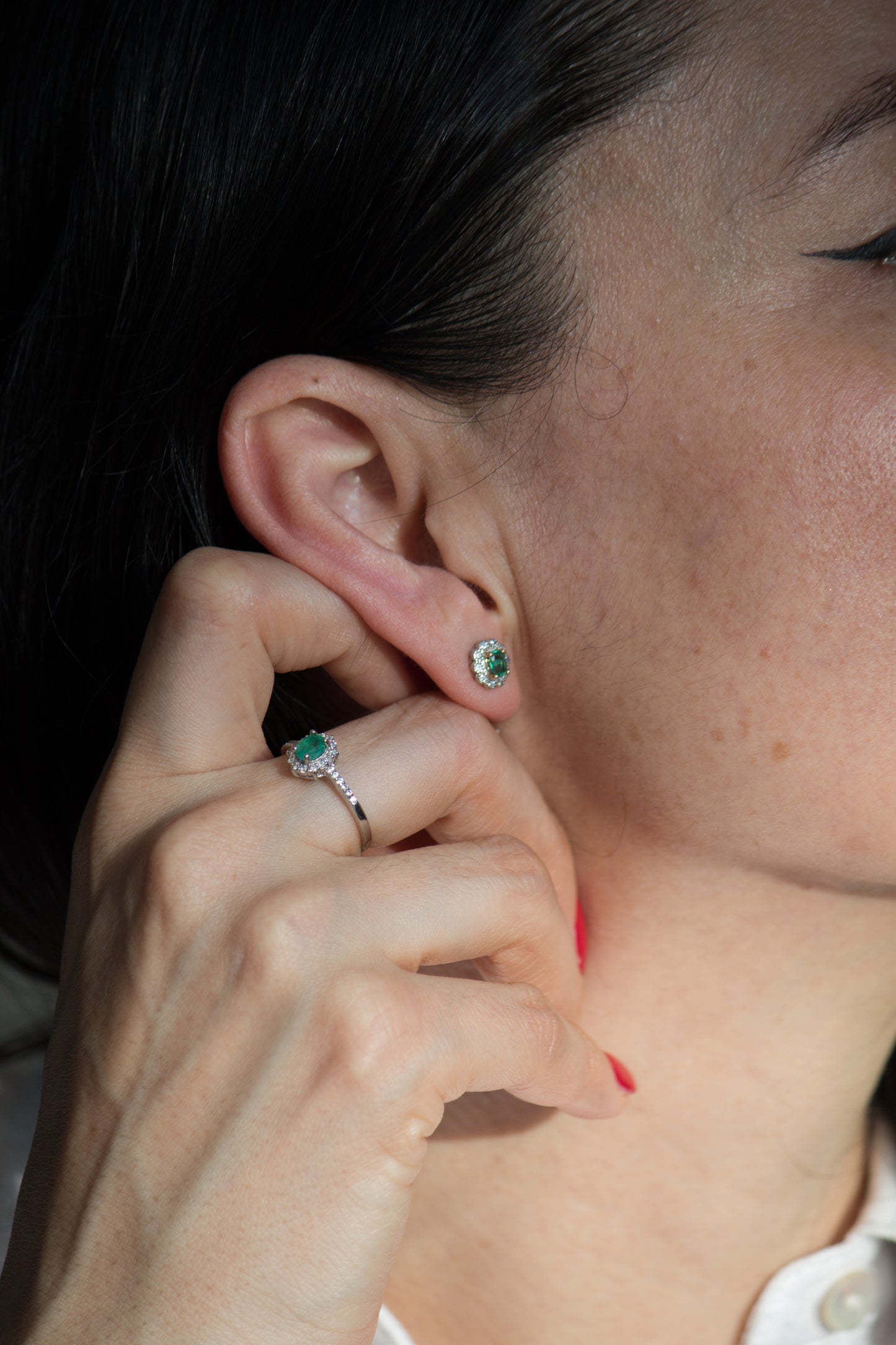 Aretes Camelia de Esmeraldas | Plata 925 | Patricia Zúñiga Joyería | AnnaMar Atelier