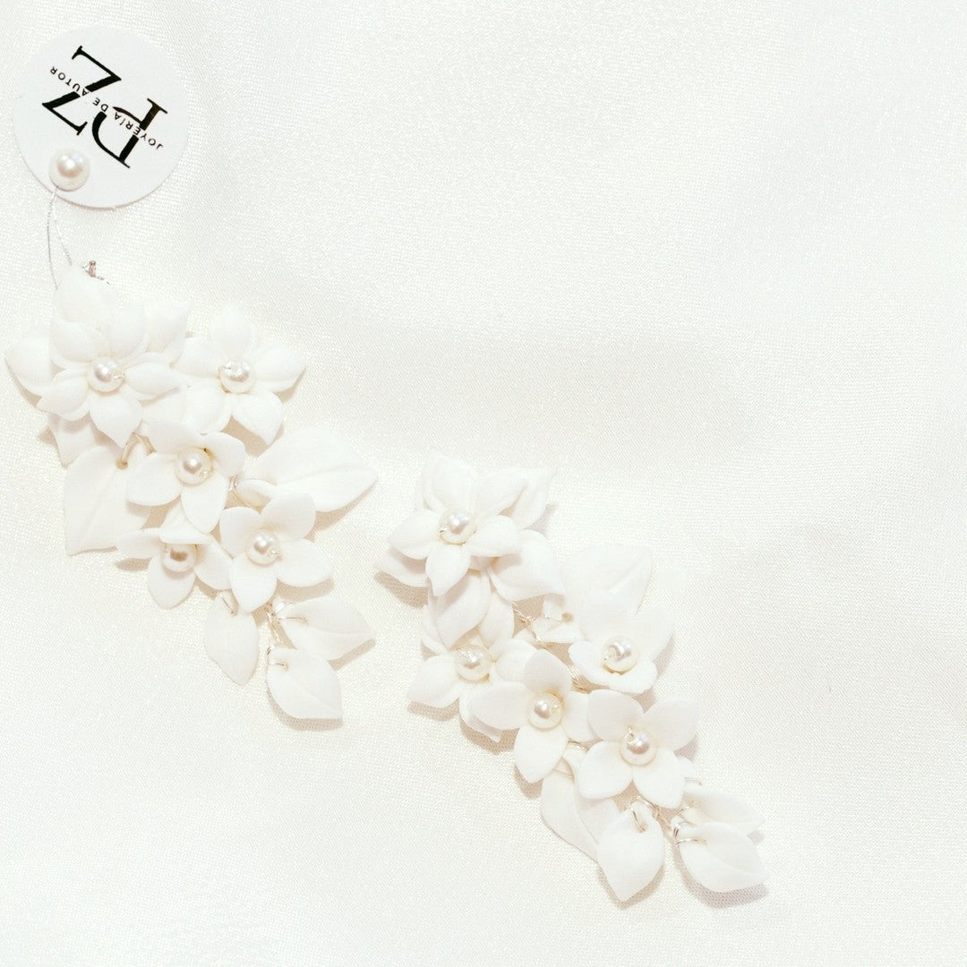 Aretes Ava | Porcelana y Perlas | Patricia Zúñiga Joyería | AnnaMar Atelier