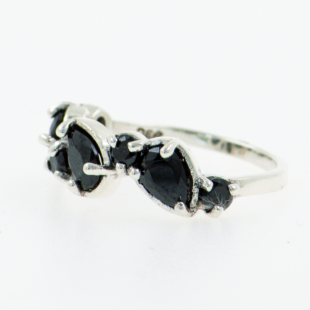 Anillo Ameli con Circonias | Plata Ley .925 | Patricia Zúñiga Joyería | AnnaMar Atelier