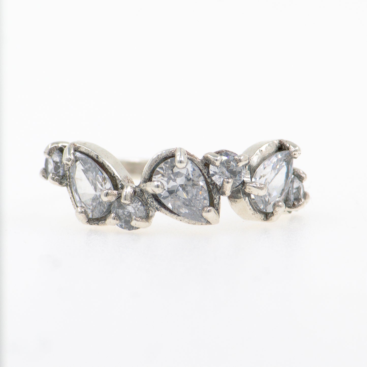 Anillo Ameli con Circonias | Plata Ley .925 | Patricia Zúñiga Joyería | AnnaMar Atelier