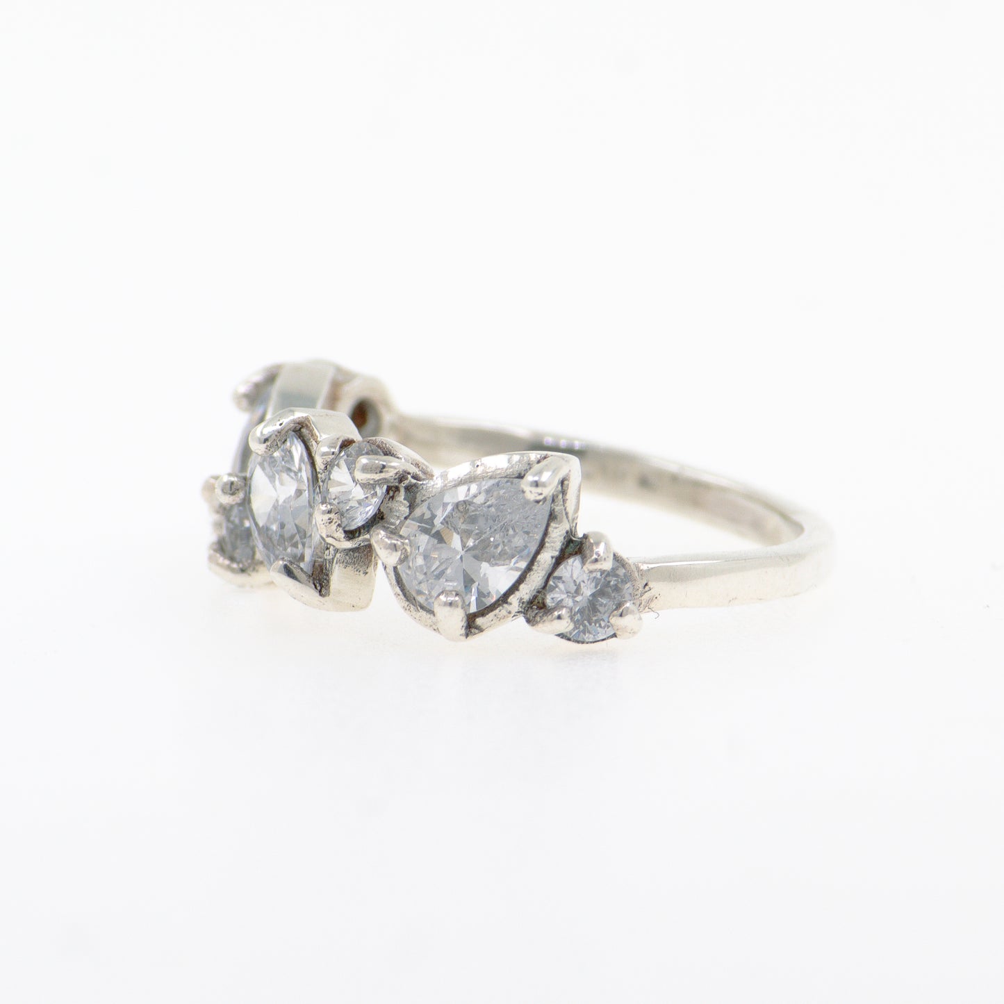 Anillo Ameli con Circonias | Plata Ley .925 | Patricia Zúñiga Joyería | AnnaMar Atelier
