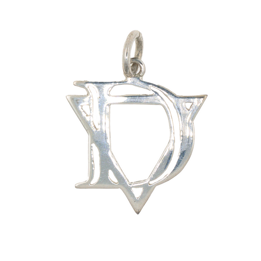 Dije Alfabeto Triangular | Red Prey Jewelry | AnnaMar Atelier