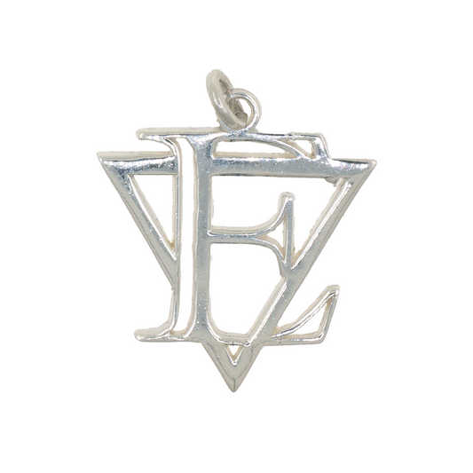 Dije Alfabeto Triangular | Red Prey Jewelry | AnnaMar Atelier