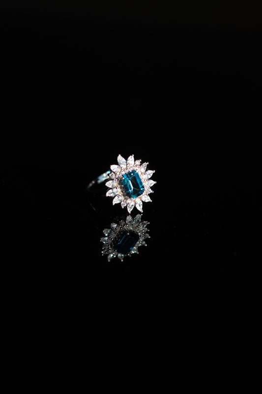 Anillo Celine con Topacio Azul | Plata 925 | Patricia Zúñiga Joyería | AnnaMar Atelier