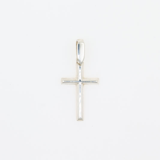 Cruz Chica en Plata 925 | Delicadeza y Fe | Patricia Zúñiga Joyería | AnnaMar Atelier